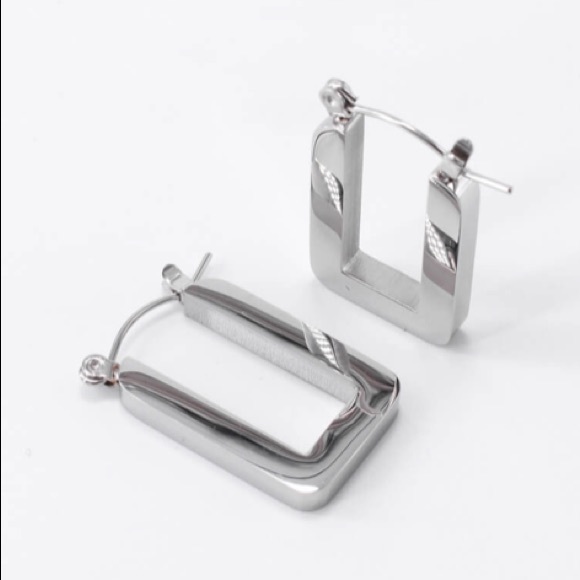 Square hoop earrings - Picture 3 of 4